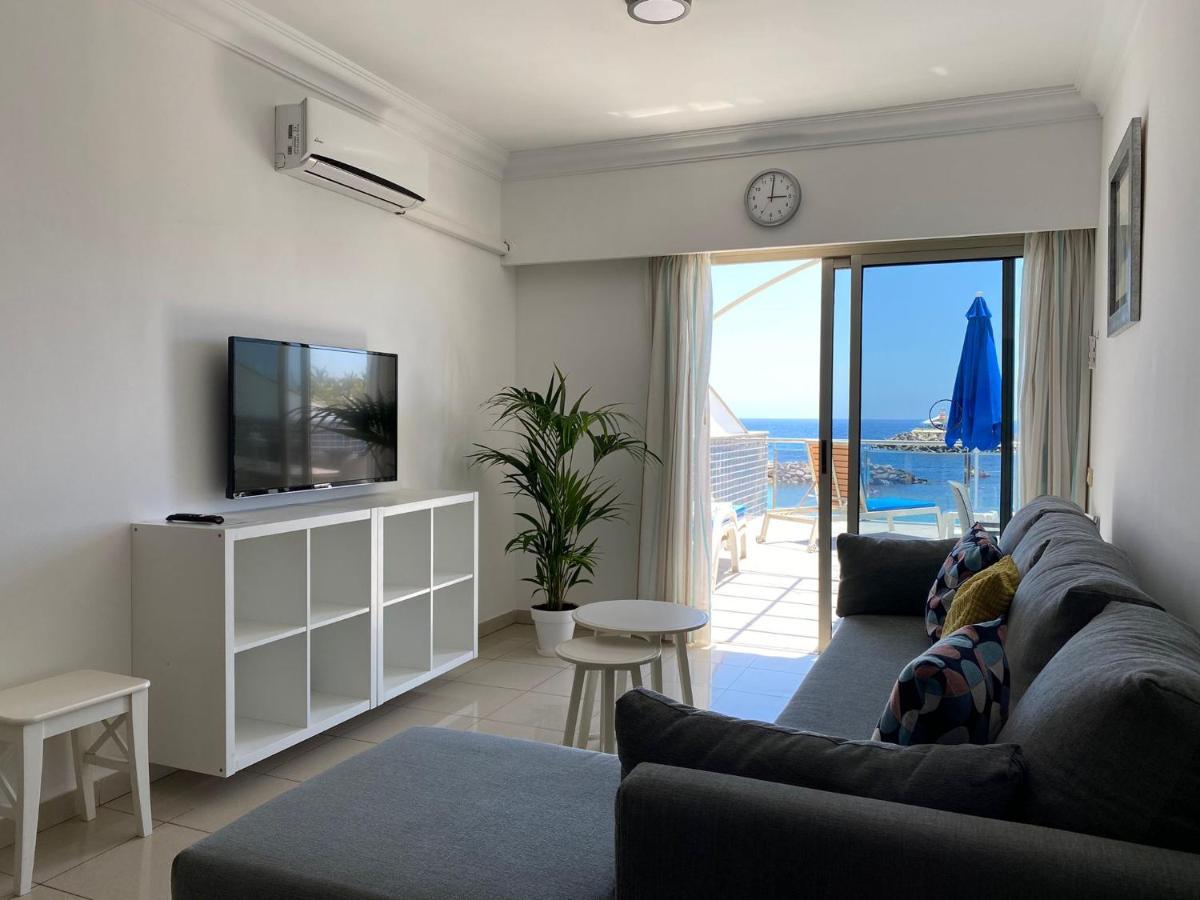 Billy'S Beachfront Apartment With Pool Access Puerto De Mogan Dış mekan fotoğraf