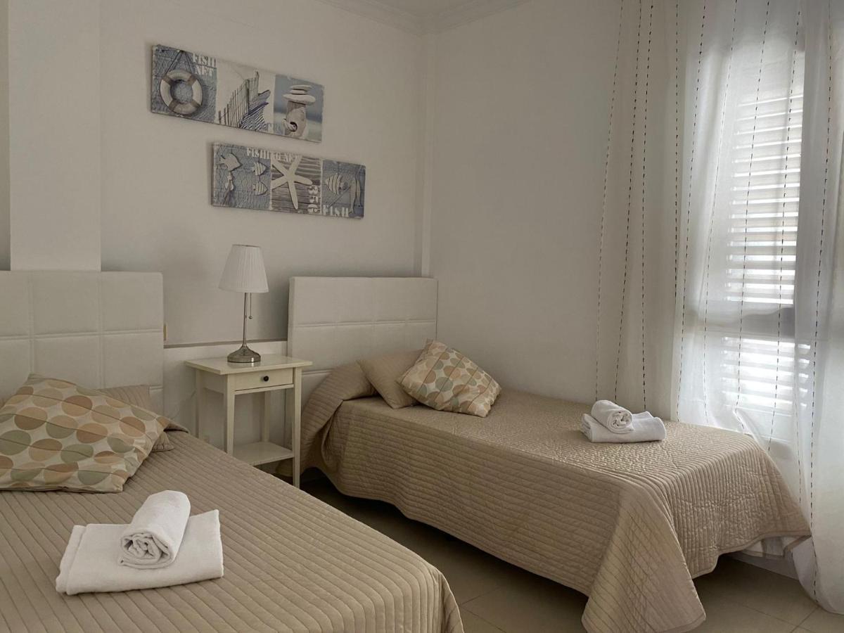 Billy'S Beachfront Apartment With Pool Access Puerto De Mogan Dış mekan fotoğraf