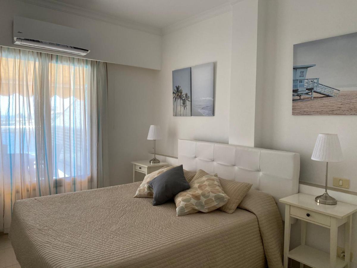 Billy'S Beachfront Apartment With Pool Access Puerto De Mogan Dış mekan fotoğraf